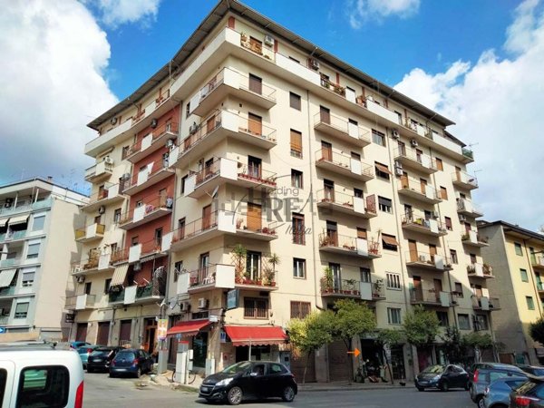 locale commerciale in vendita a Cosenza