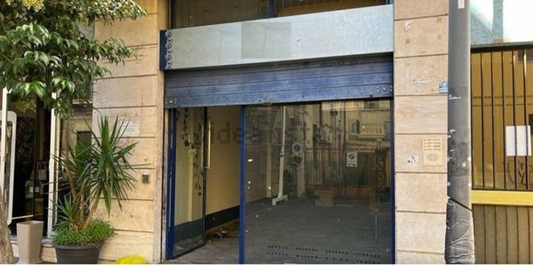 locale commerciale in vendita a Cosenza