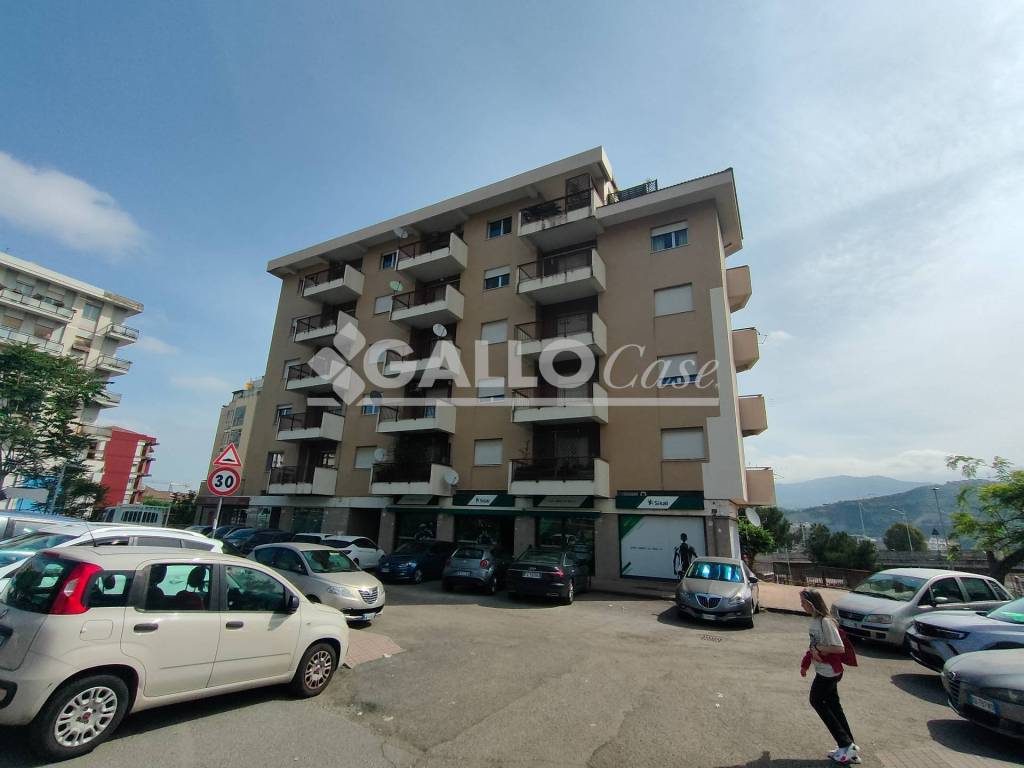 appartamento in vendita a Cosenza in zona Panebianco