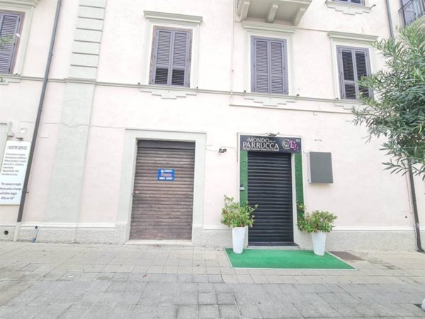 negozio in vendita a Cosenza