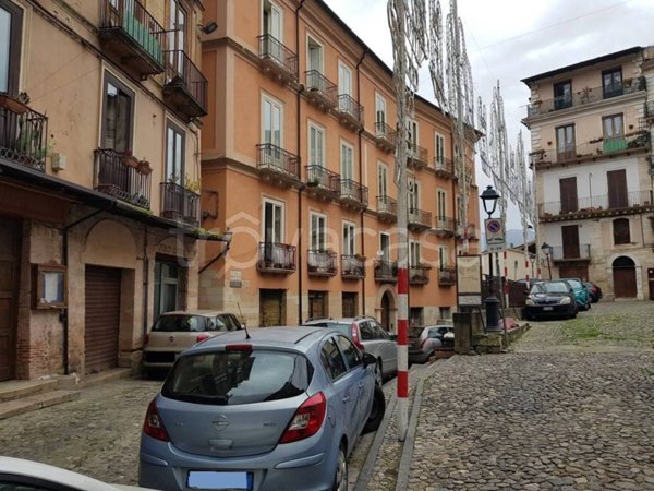 appartamento in vendita a Cosenza in zona Cosenza Vecchia