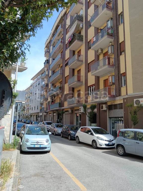 ufficio in vendita a Cosenza in zona Cosenza Vecchia
