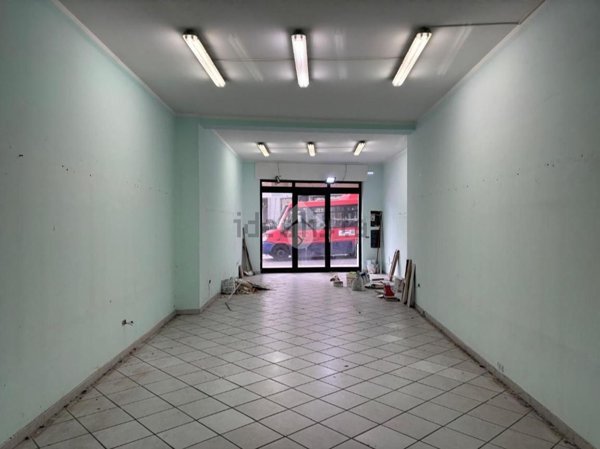 locale commerciale in vendita a Cosenza