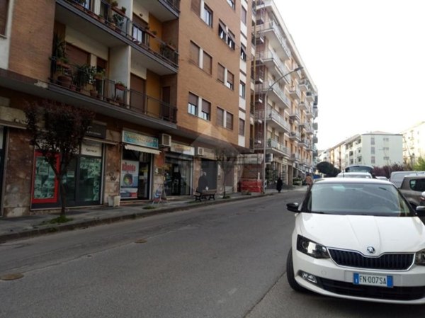 locale di sgombero in vendita a Cosenza in zona Cosenza Vecchia