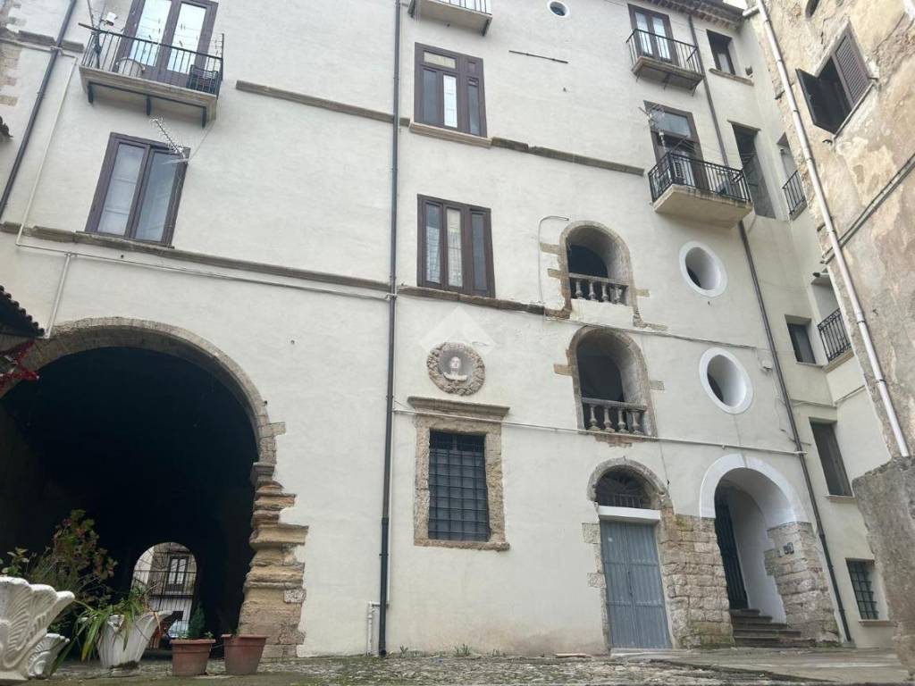 appartamento in vendita a Cosenza in zona Cosenza Vecchia