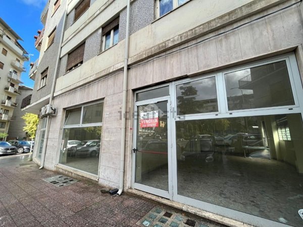 locale commerciale in vendita a Cosenza