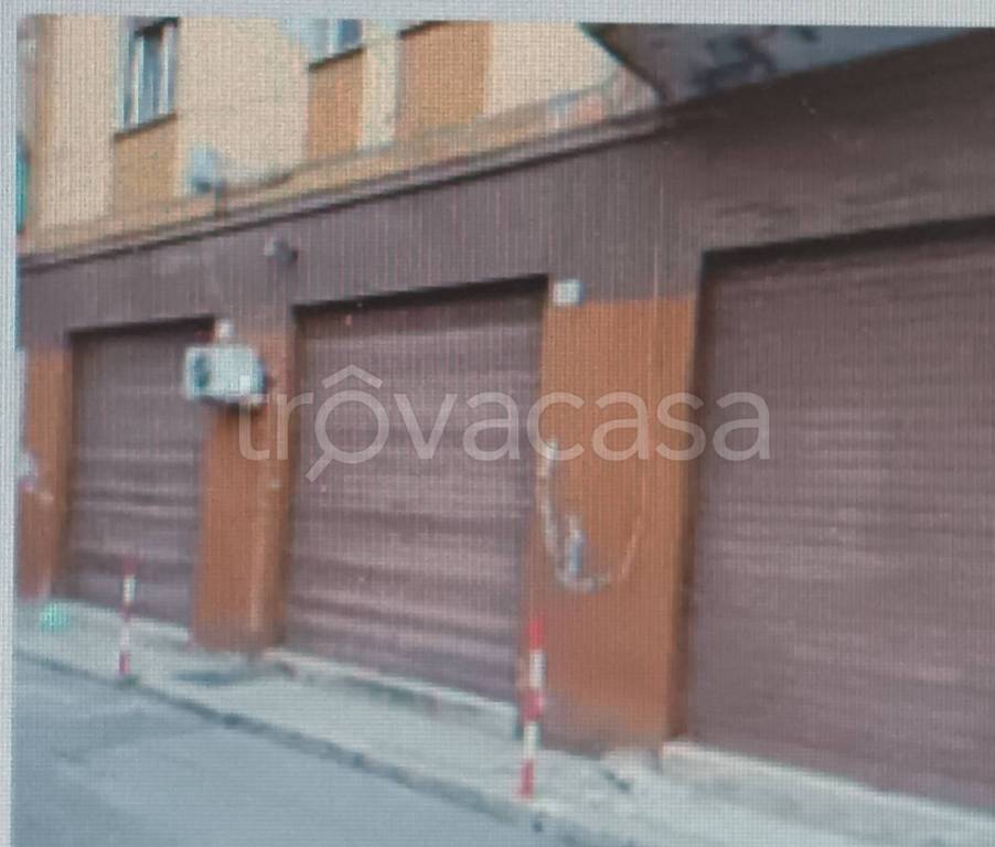locale commerciale in vendita a Cosenza in zona Panebianco