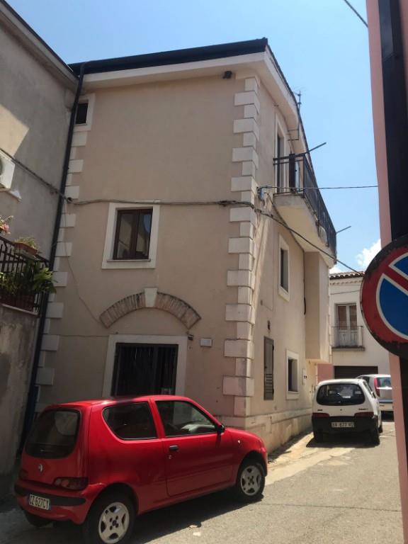 casa indipendente in vendita a Cosenza in zona Sant'Ippolito