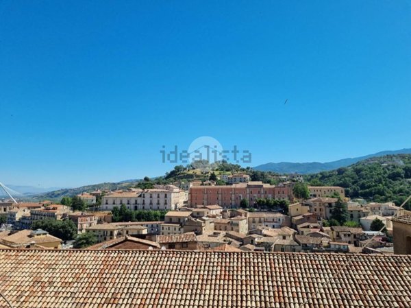 appartamento in vendita a Cosenza in zona Cosenza Vecchia