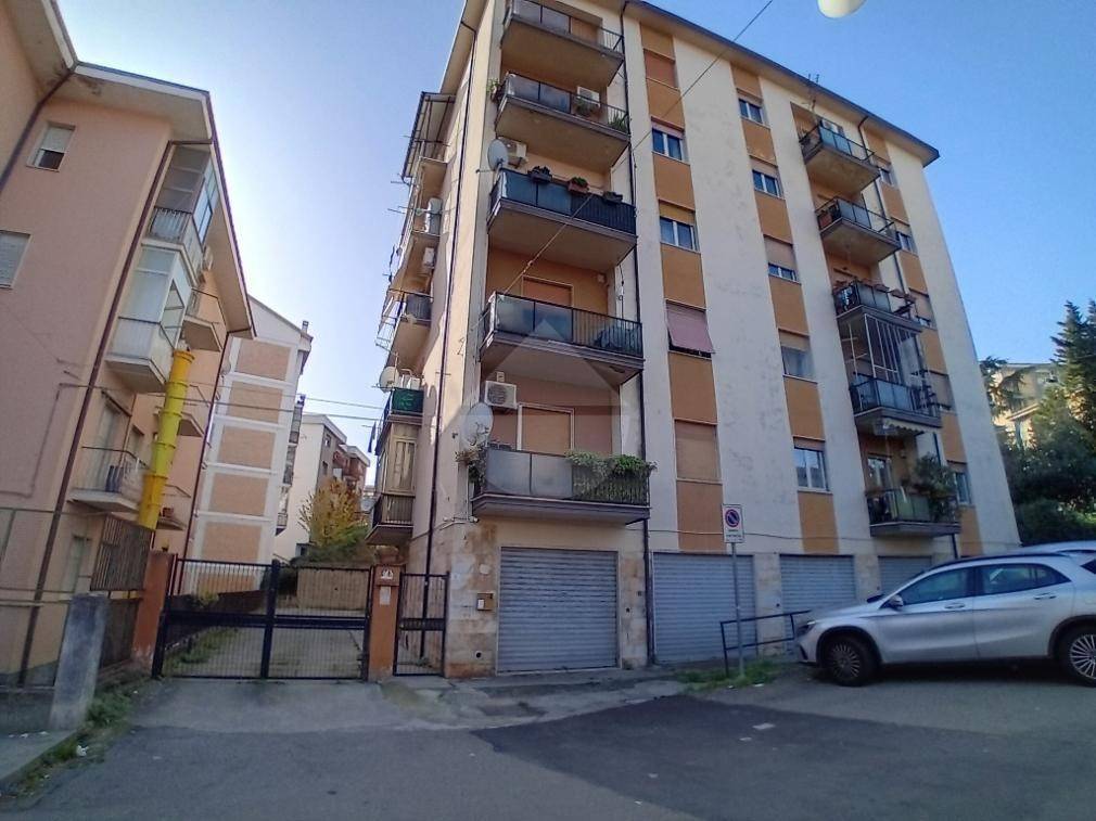 appartamento in vendita a Cosenza in zona Panebianco