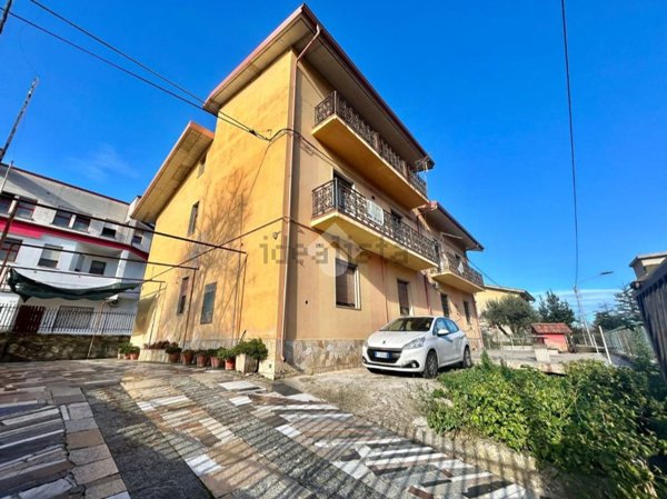 appartamento in vendita a Cosenza in zona Donnici