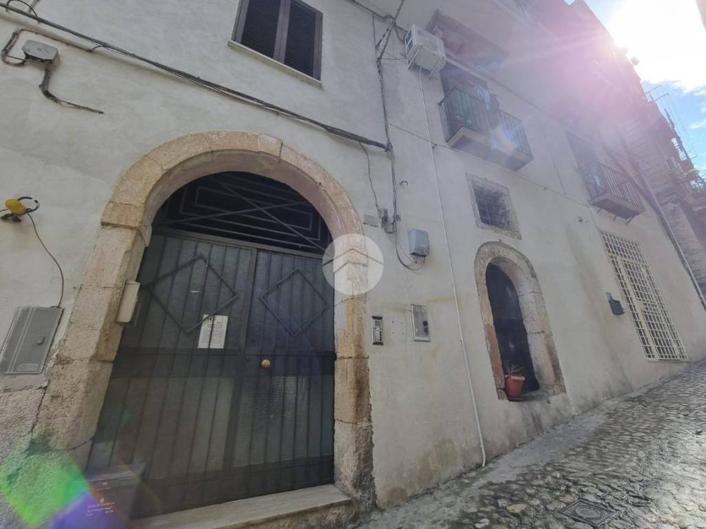 appartamento in vendita a Cosenza in zona Cosenza Vecchia