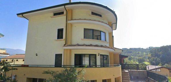 casa indipendente in vendita a Cosenza in zona Città 2000