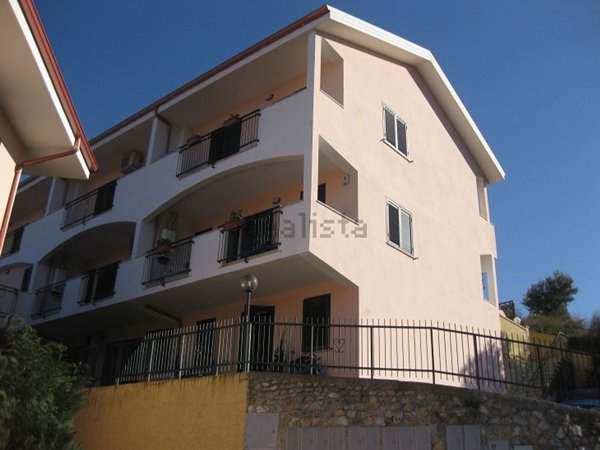 casa indipendente in vendita a Cosenza
