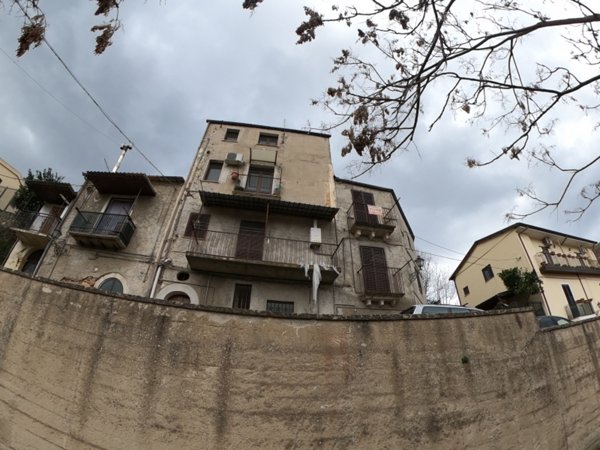 casa semindipendente in vendita a Cosenza in zona Cosenza Vecchia