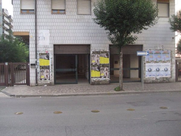 ufficio in vendita a Cosenza in zona Panebianco