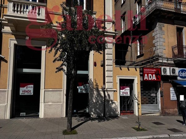 negozio in vendita a Cosenza