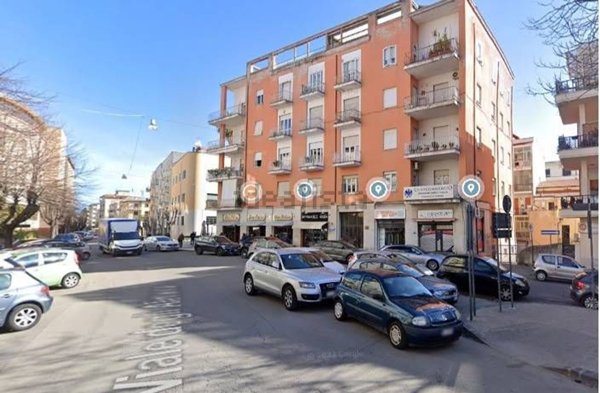 locale commerciale in vendita a Cosenza