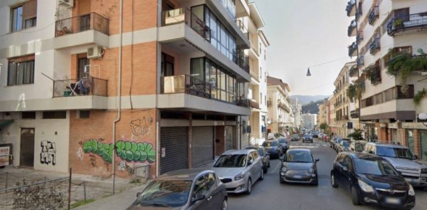 negozio in vendita a Cosenza in zona Cosenza Vecchia
