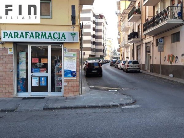negozio in vendita a Cosenza in zona Città 2000
