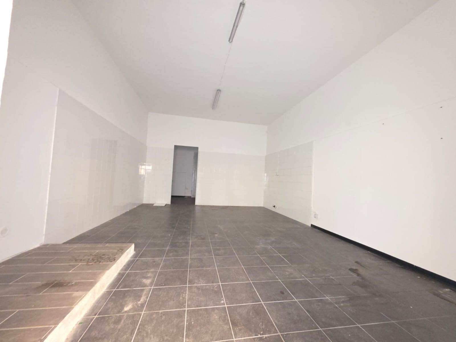 locale commerciale in vendita a Cosenza