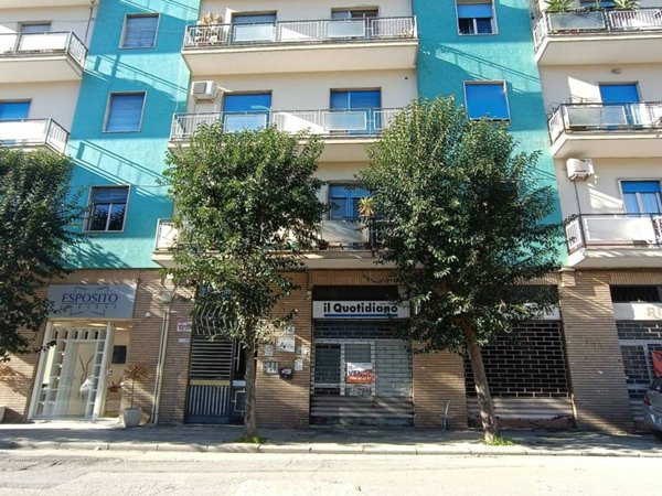 negozio in vendita a Cosenza in zona Panebianco