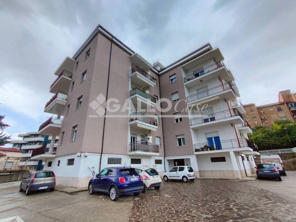 appartamento in vendita a Cosenza in zona Città 2000