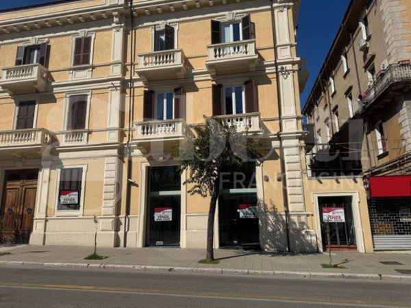 pentavano in vendita a Cosenza