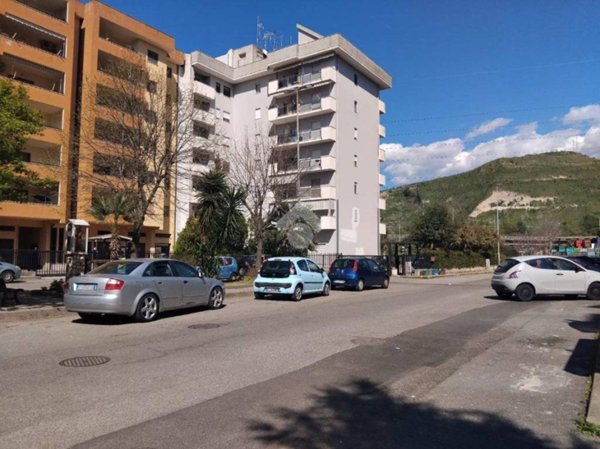 appartamento in vendita a Cosenza in zona Via Popilia
