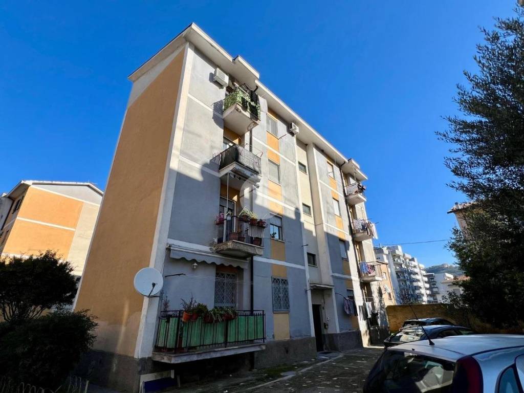 appartamento in vendita a Cosenza in zona Cosenza Vecchia