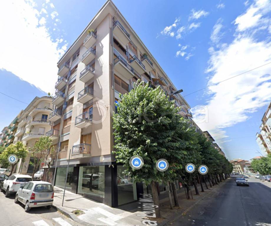 negozio in vendita a Cosenza in zona Cosenza Vecchia