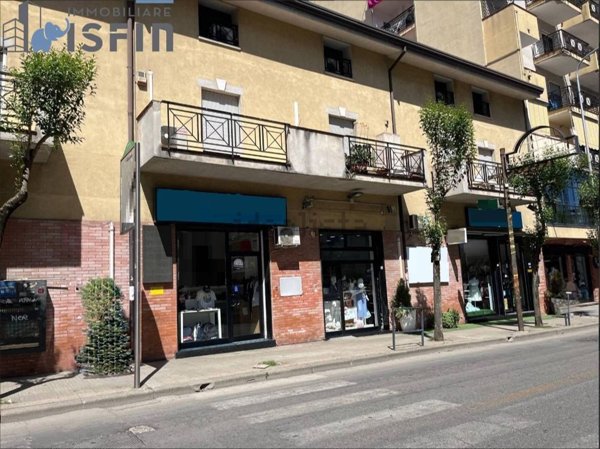 locale di sgombero in vendita a Cosenza in zona Panebianco
