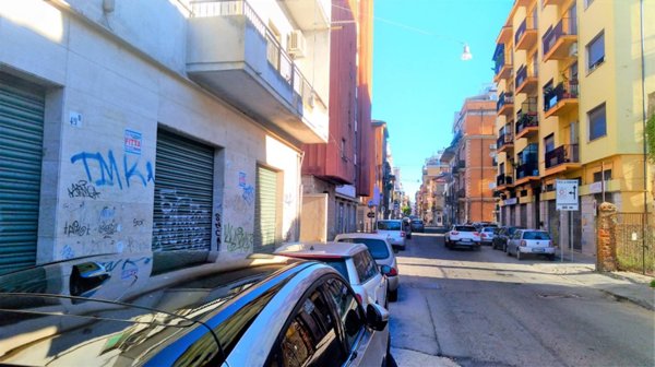locale commerciale in vendita a Cosenza in zona Cosenza Vecchia