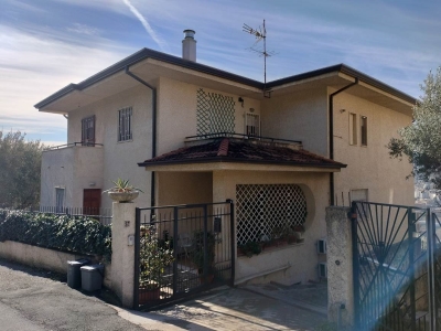 casa indipendente in vendita a Cosenza