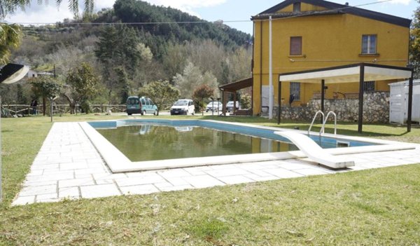 casa indipendente in vendita a Cosenza