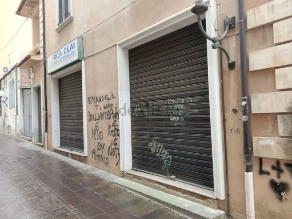 locale commerciale in vendita a Cosenza
