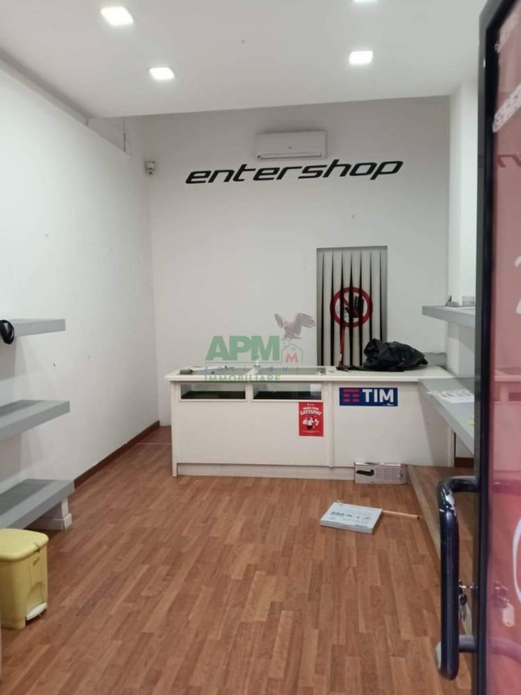 locale commerciale in vendita a Cosenza
