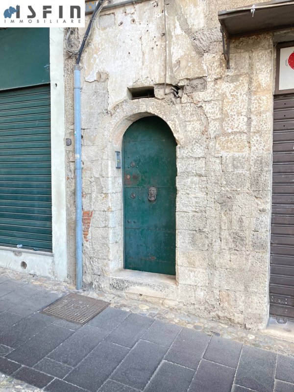 appartamento in vendita a Cosenza in zona Cosenza Vecchia