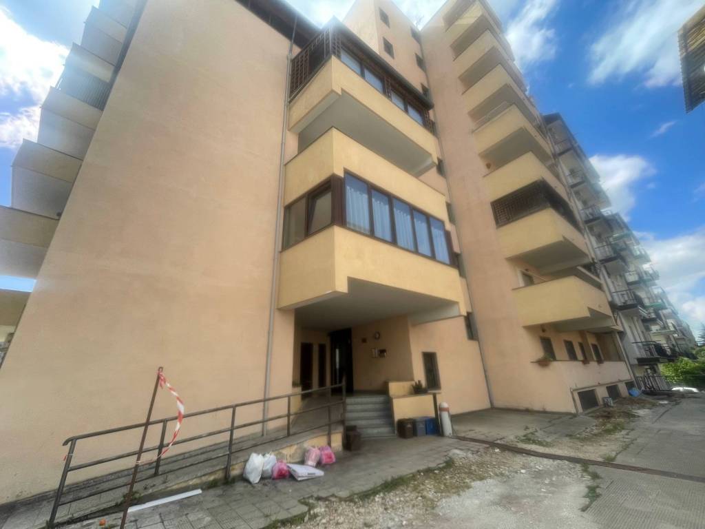 ufficio in vendita a Cosenza in zona Città 2000