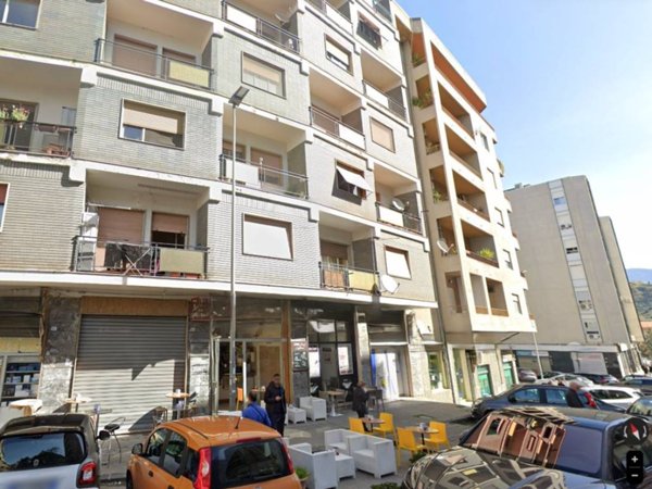 negozio in vendita a Cosenza