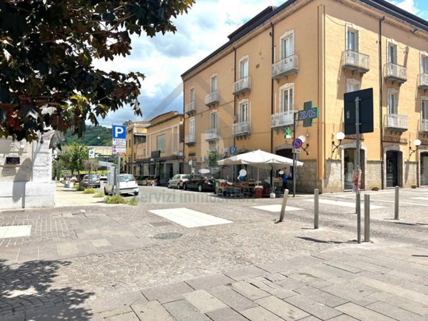 locale commerciale in vendita a Cosenza
