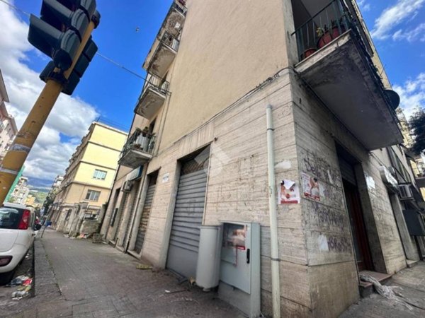negozio in vendita a Cosenza