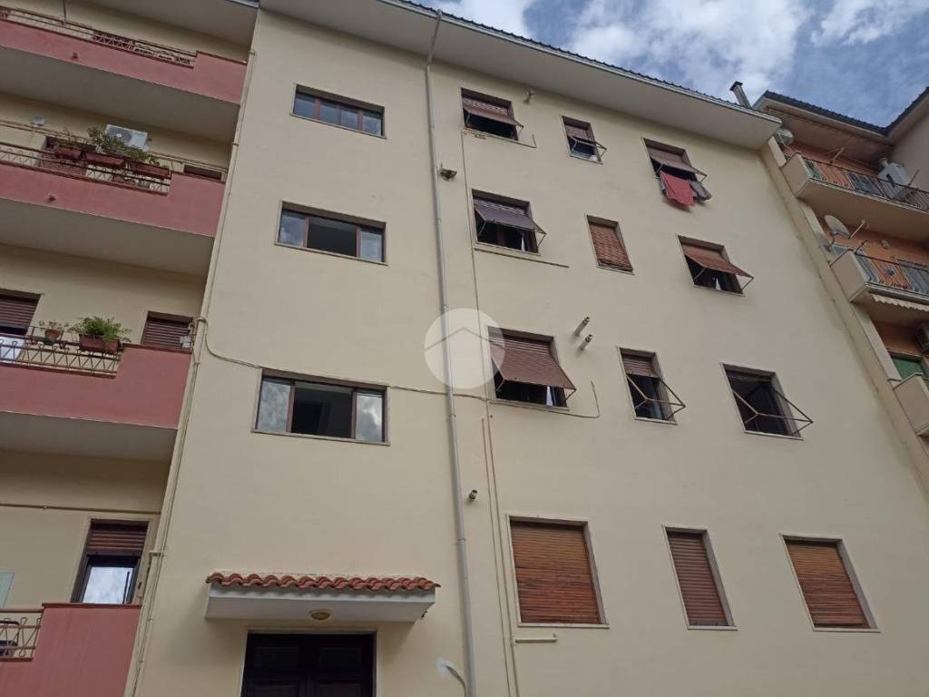 appartamento in vendita a Cosenza in zona Panebianco