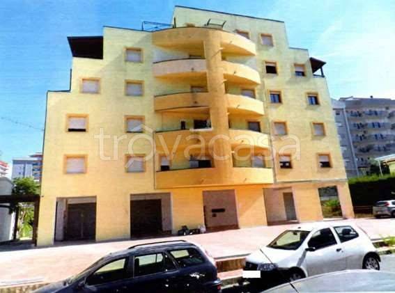 negozio in vendita a Cosenza