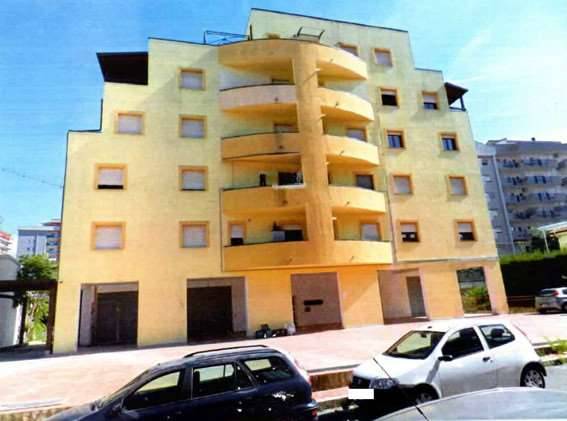 negozio in vendita a Cosenza