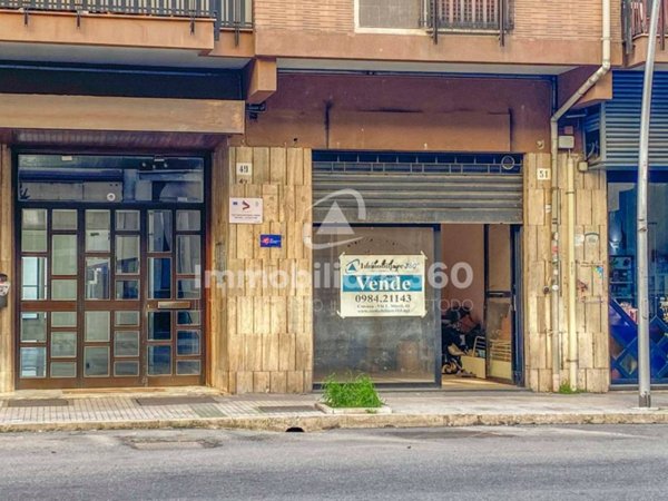 locale di sgombero in vendita a Cosenza in zona Città 2000