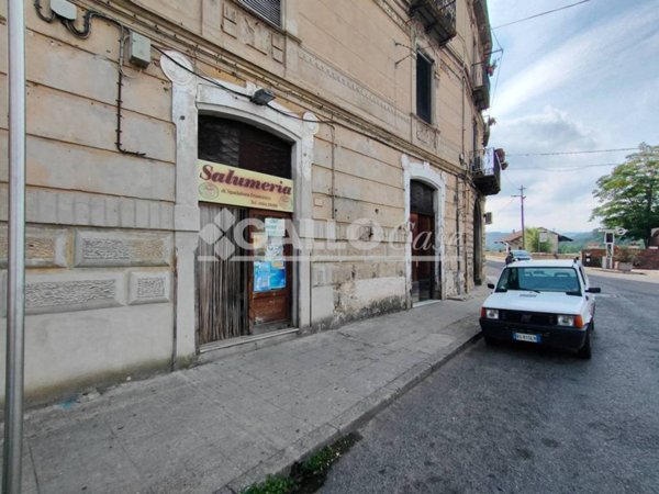 negozio in vendita a Cosenza in zona Serra Soprana