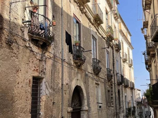appartamento in vendita a Cosenza in zona Cosenza Vecchia