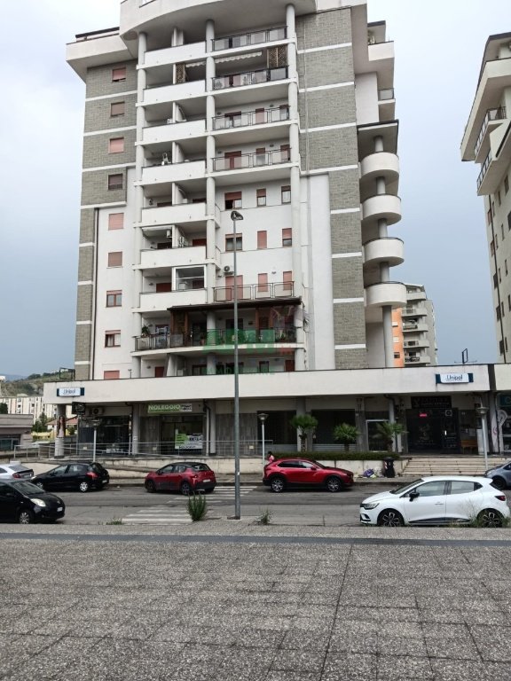 negozio in vendita a Cosenza