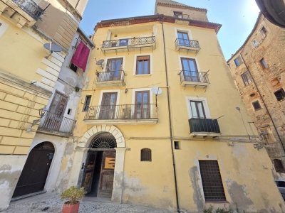 appartamento in vendita a Cosenza in zona Cosenza Vecchia